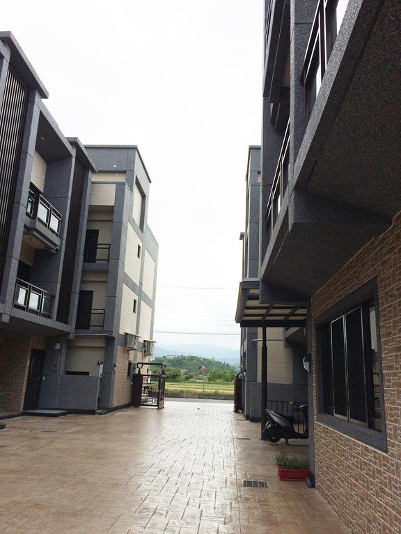 Momo民宿 溜滑梯 Apartment Dongshan  Bagian luar foto